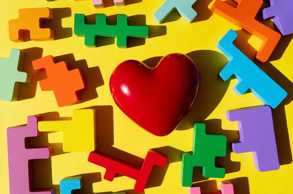 Comment détecter les premiers signes de l'autisme chez les jeunes enfants?